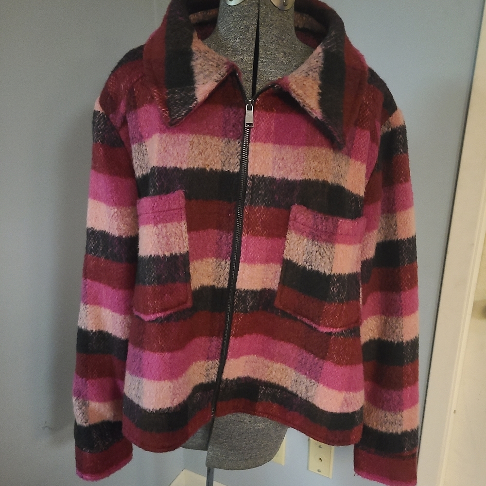 SIMPLY BE FLANNEL LOOK BRUSHED POLY PINK PLAID CROP JACKET..FULLY LINED SZ 24